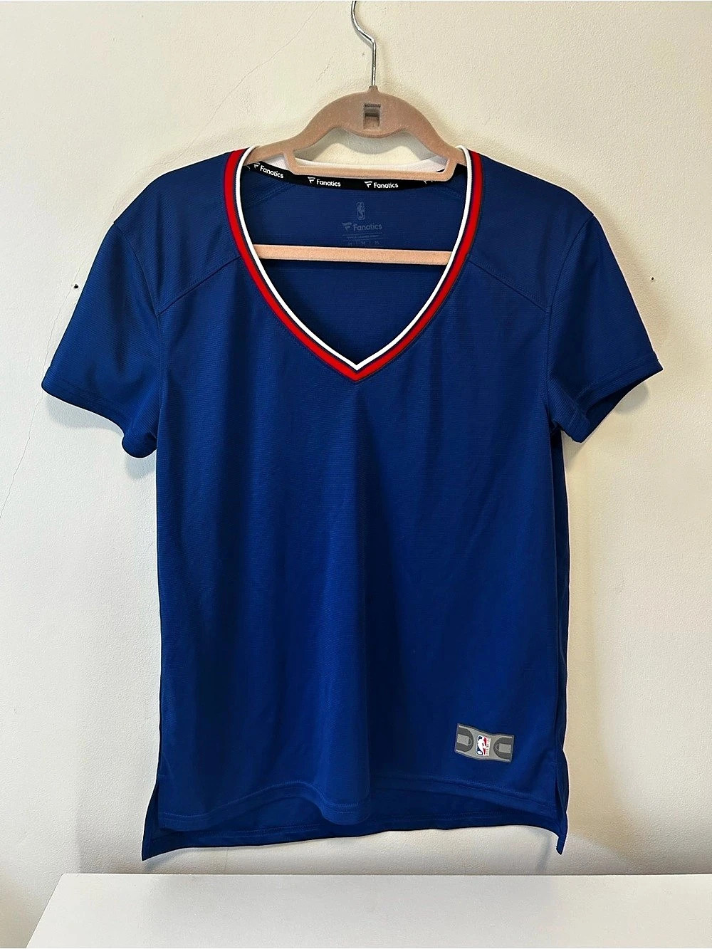 Fanatics NBA Women's V-Neck Jersey Shirt Blue & Red Medium